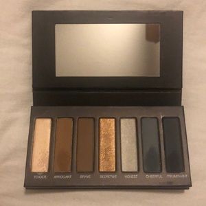 Younique Eyeshow Palette